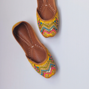 Purchase our exclusive Juttis from Leenzy. We also sell juttis for men, juttis for kids, wedges, mules and Kolhapuri. Check our website Today.