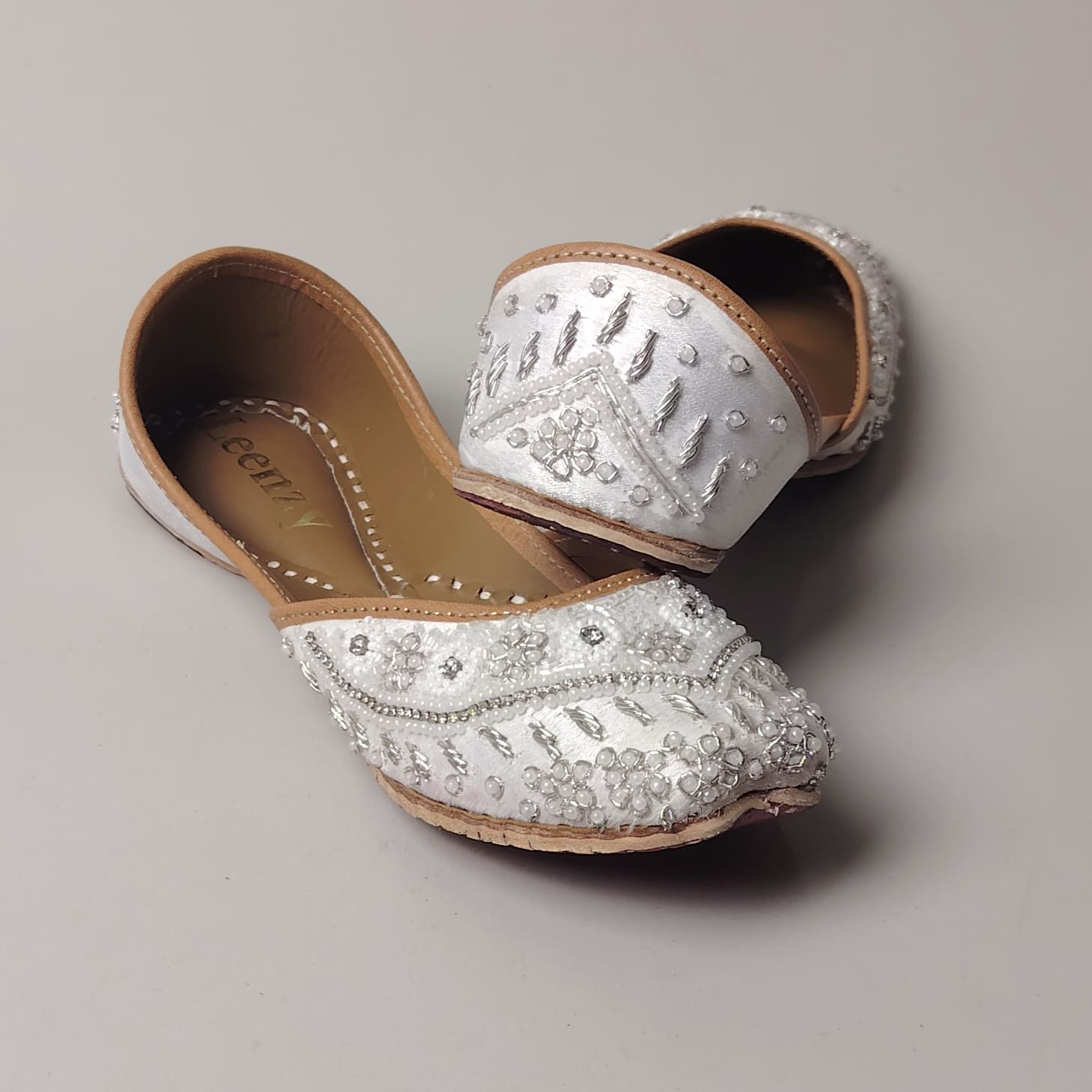 Leenzy embroidered juttis Malaysia