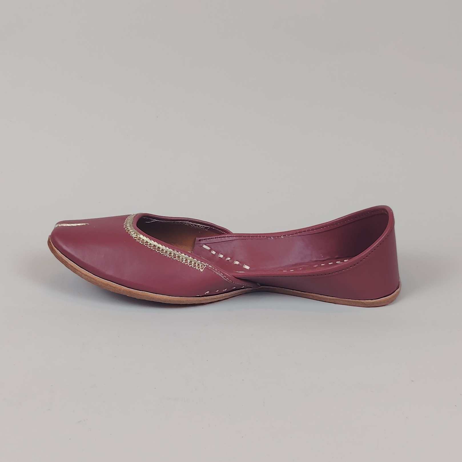 Genuine Leather Juttis WM106