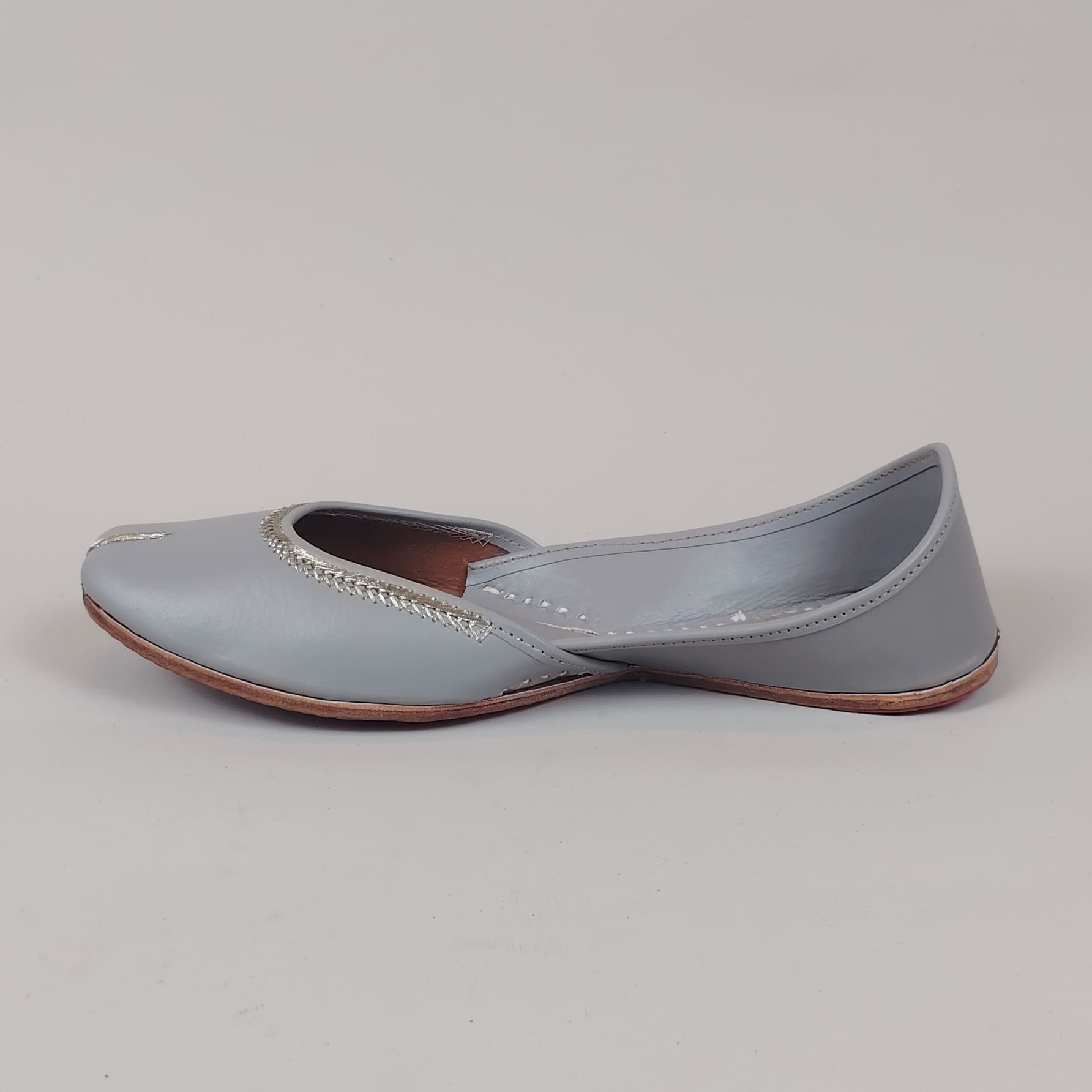 Genuine Leather Juttis WM108